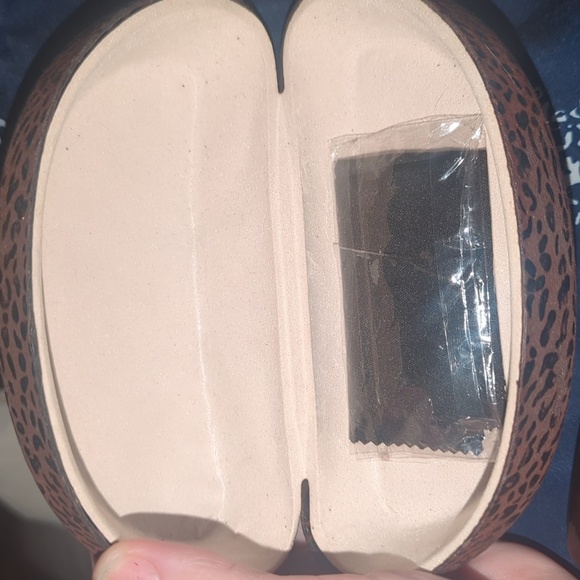 Authentic Gucci Stylish Brown Sunglasses - Picture 5 of 6